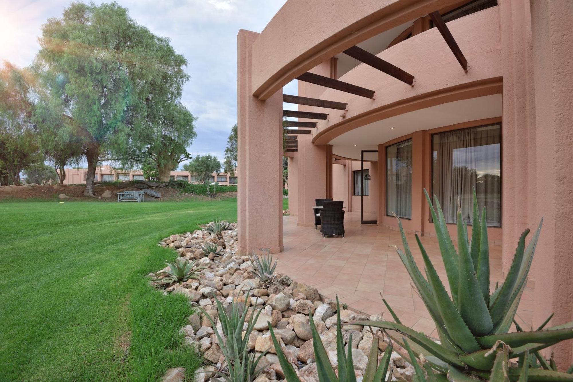 Windhoek Country Club Resort Exteriér fotografie
