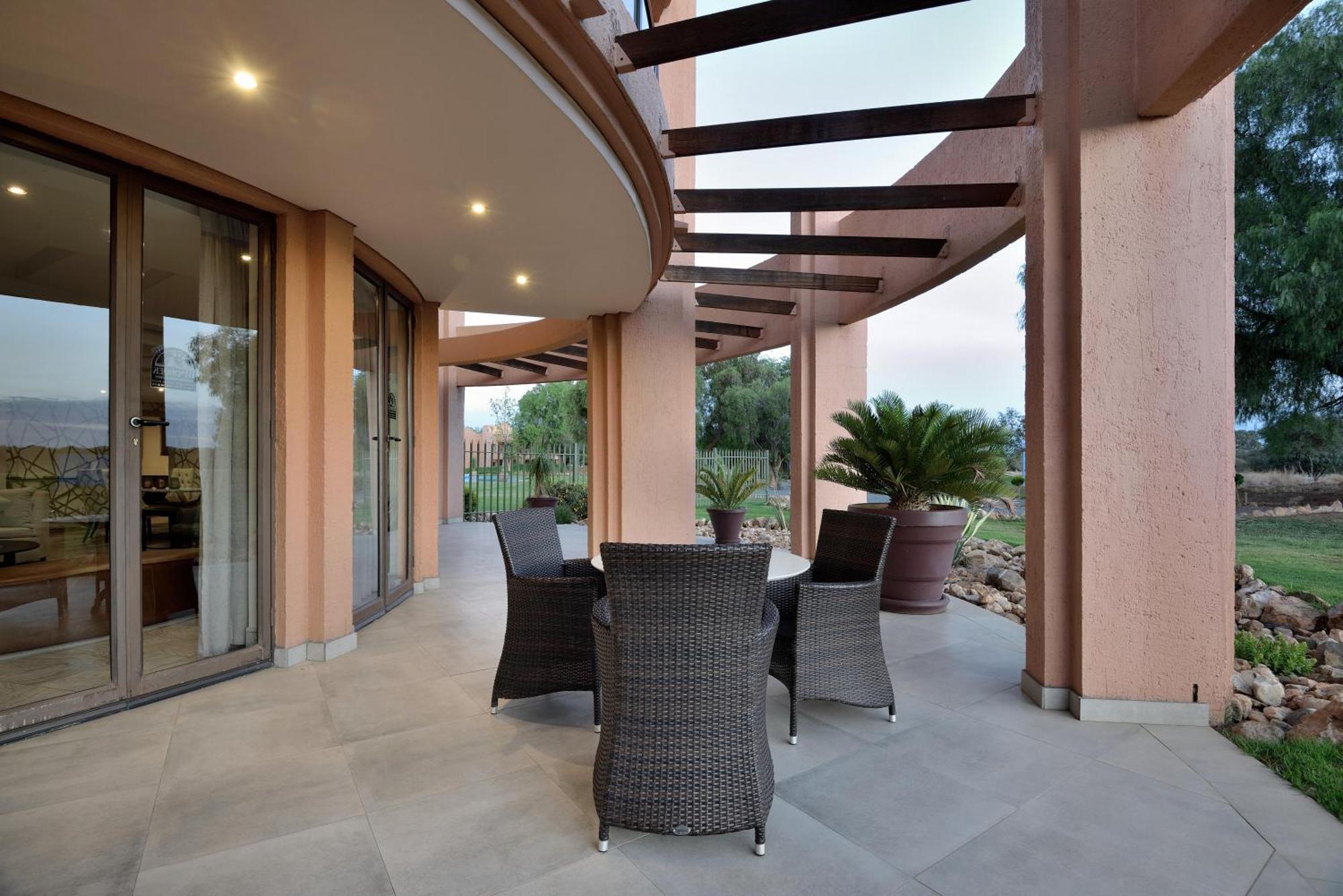 Windhoek Country Club Resort Exteriér fotografie