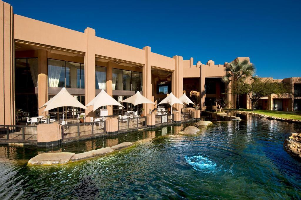 Windhoek Country Club Resort Exteriér fotografie